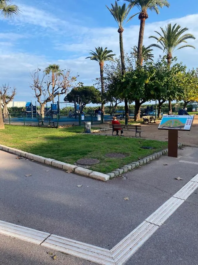 Beach-Studio Antibes 0*,  France